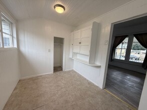 1181 E Millard Way in Dinuba, CA - Building Photo - Building Photo