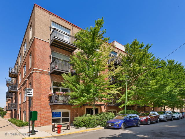 2806 N Oakley Ave in Chicago, IL - Building Photo