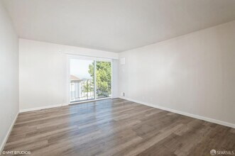 646 Corbett Ave, Unit 305 in San Francisco, CA - Foto de edificio - Building Photo