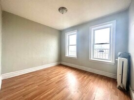 96 Waldo Ave in Jersey City, NJ - Building Photo