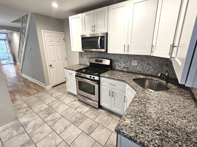 857 Brooklyn St in Philadelphia, PA - Building Photo - Building Photo