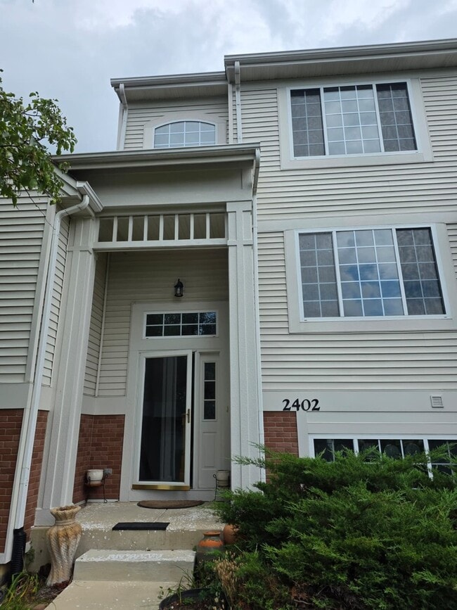 2402 Oakfield Ct in Aurora, IL - Building Photo - Building Photo