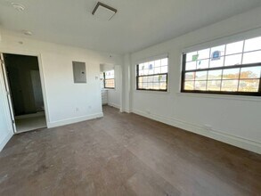 1218 Massachusetts Ave, Unit 318 in Cambridge, MA - Building Photo - Building Photo