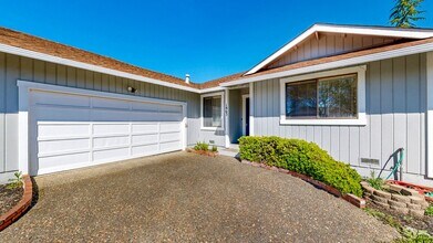 1863 Tonja Way in Santa Rosa, CA - Building Photo - Building Photo