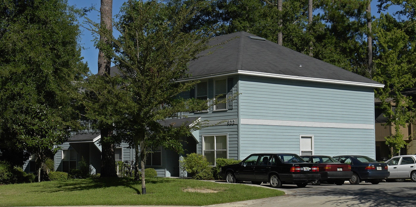 622 SW 11th Ln in Gainesville, FL - Foto de edificio