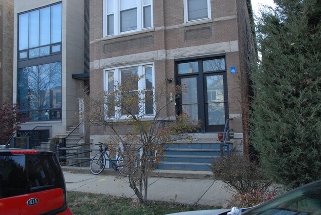 property at 1944 N Wood St