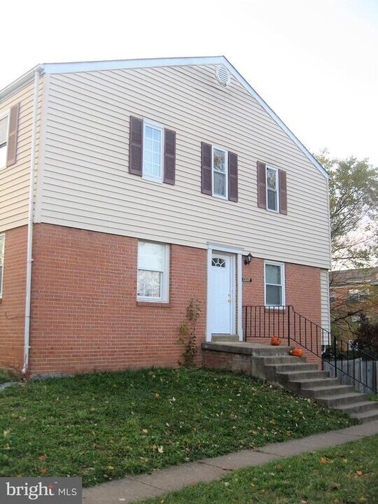 7839 W Point Ct in Manassas, VA - Building Photo