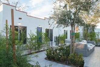 Armadale in Los Angeles, CA - Building Photo - Building Photo