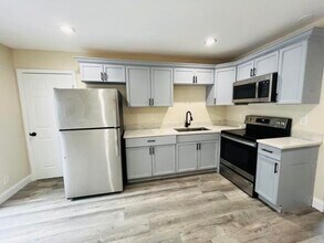 4195 Sanders Dr in Lake Worth Beach, FL - Building Photo - Building Photo