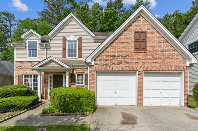 property at 2453 Lakebrooke Dr