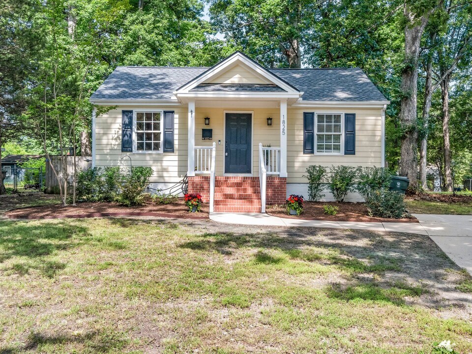 1825 Watkins St in Raleigh, NC - Foto de edificio