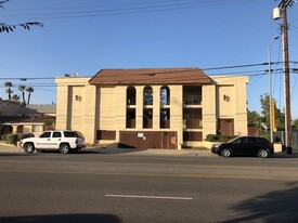 12617 OXNARD || Unique TWO LEVEL APT avail... in North Hollywood, CA - Building Photo