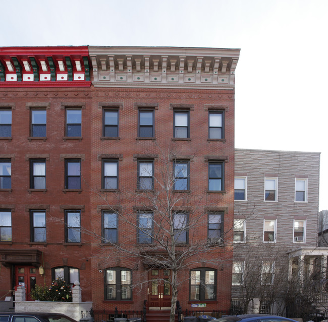 96 Java St in Brooklyn, NY - Building Photo - Building Photo