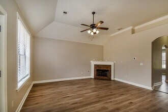 6010 Abigail Bluffs Cove in Bartlett, TN - Foto de edificio - Building Photo