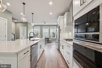 1641 Bandit Loop in Reston, VA - Building Photo - Building Photo