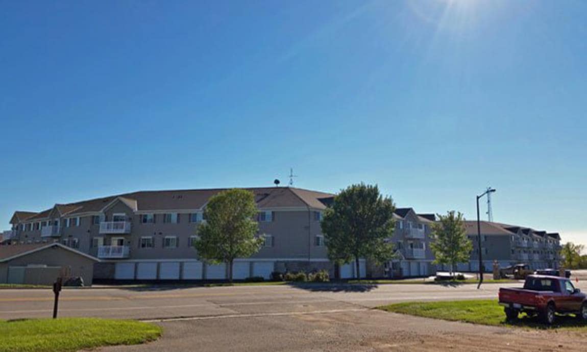 Bridgewater Estates in Alexandria, MN - Building Photo