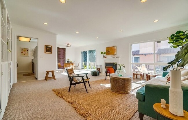 property at 1127 E Del Mar Blvd