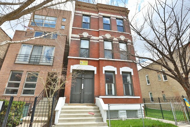 property at 1049 N Wolcott Ave
