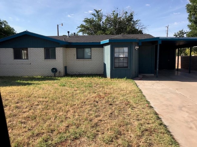 property at 2905 Catalina Dr