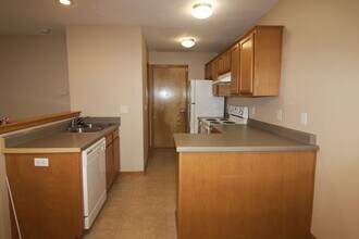 2401-2403 Deerfield Blvd in Junction City, KS - Building Photo - Building Photo