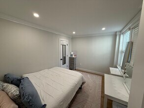 2031 Commonwealth Ave in Boston, MA - Building Photo - Building Photo