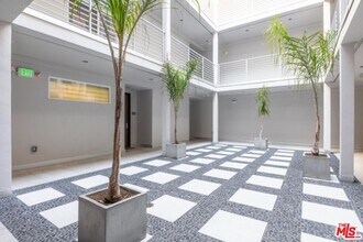 3715 San Marino St in Los Angeles, CA - Building Photo - Building Photo