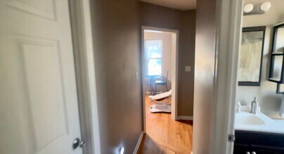725 Northampton St, Unit 1 in Hellertown, PA - Foto de edificio - Building Photo
