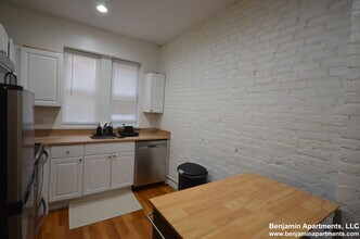 25 Cleveland Pl, Unit 1 in Boston, MA - Building Photo - Building Photo