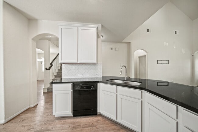 13710 Evansdale Ln in Houston, TX - Building Photo - Building Photo