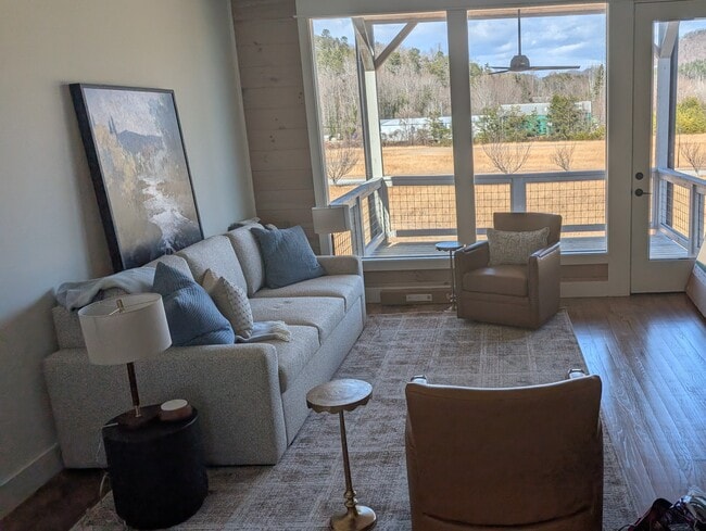 51 Cottonwood St in Clayton, GA - Building Photo - Building Photo