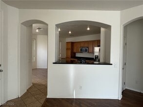 10385 Bayhead Beach Ave in Las Vegas, NV - Building Photo - Building Photo