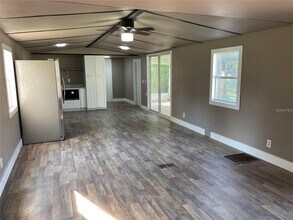 101 Caroline Ave in Lady Lake, FL - Building Photo - Building Photo