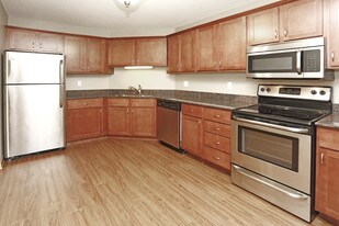 Crosby Pointe Apartments