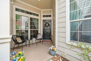 64 S Piper Trace in Spring, TX - Building Photo