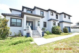 6529 Manila Palm Way in Apollo Beach, FL - Building Photo - Building Photo