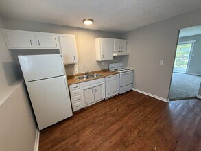 7221 N Moberly Dr in Columbia, MO - Building Photo - Building Photo