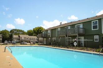 Sagebrook Townhomes in Lawrence, KS - Building Photo - Building Photo