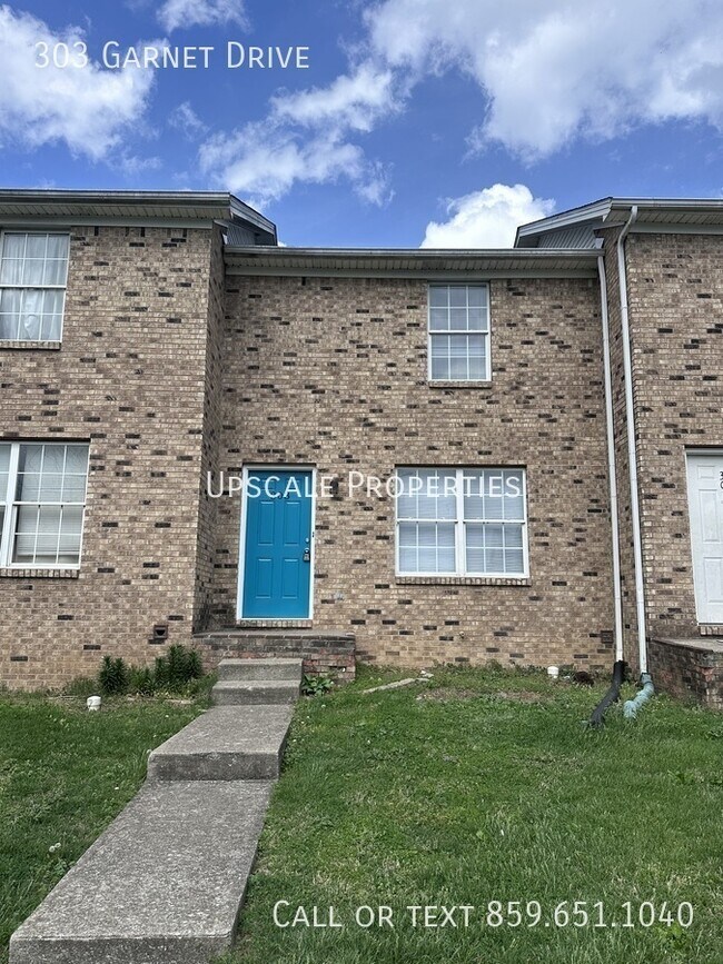 303 Garnet Dr in Nicholasville, KY - Building Photo - Building Photo