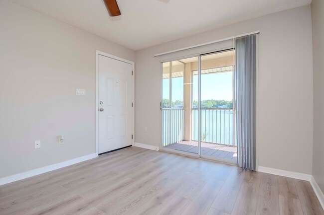 214 Lake Parsons Grn in Brandon, FL - Building Photo - Building Photo