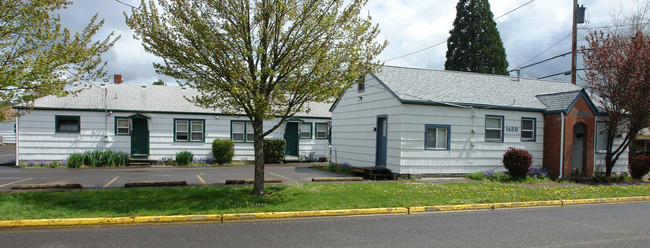 401 Milton St in Lebanon, OR - Building Photo - Building Photo