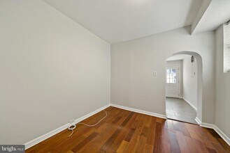 2326 E Hazzard St in Philadelphia, PA - Foto de edificio - Building Photo