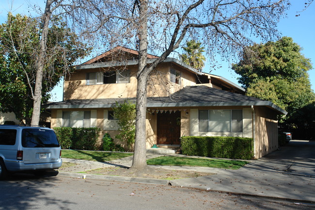 1080 Topaz Ave in San Jose, CA - Building Photo - Building Photo