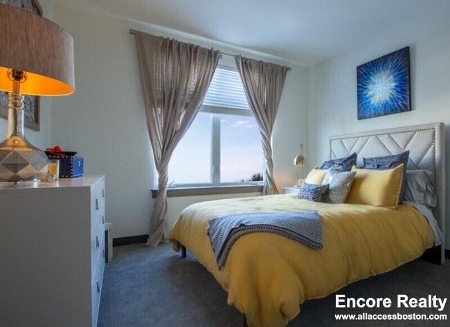 625 Thomas Burgin Pkwy in Quincy, MA - Building Photo - Building Photo