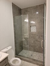 8203 Oak Knoll Ln in Houston, TX - Building Photo - Building Photo