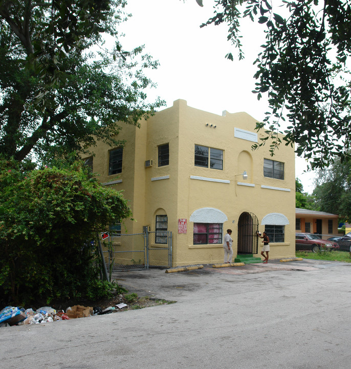 27 NE 60th Ter in Miami, FL - Building Photo