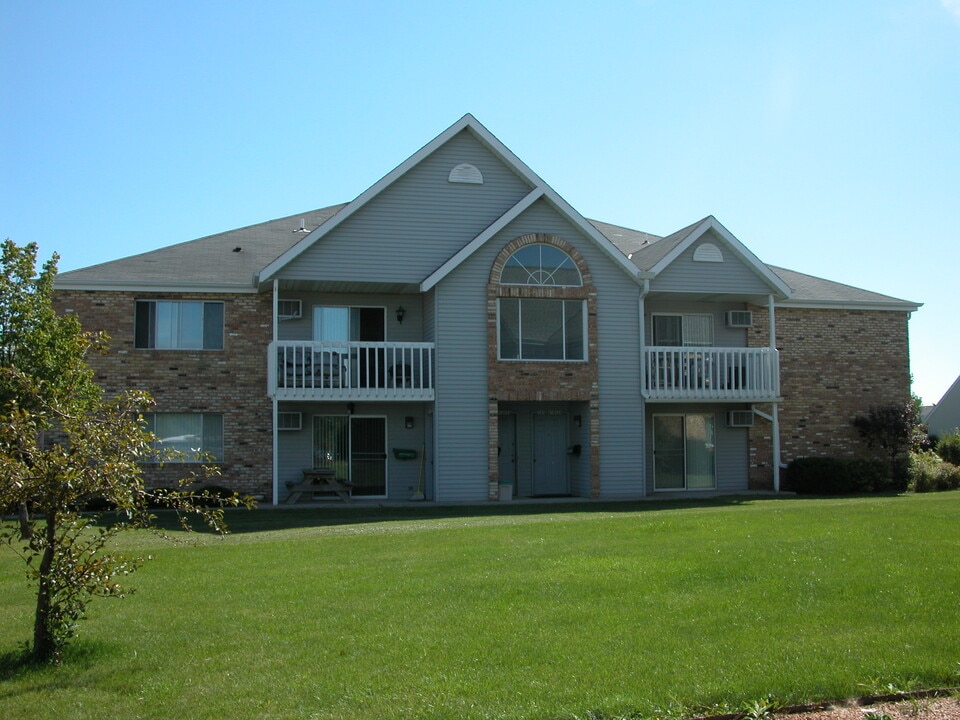S85W18650 Jean Dr, Unit 18662 in Muskego, WI - Building Photo