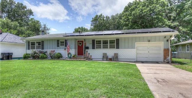 property at 1906 S Stilwell St