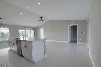 111 NW 19th Pl in Cape Coral, FL - Building Photo - Building Photo