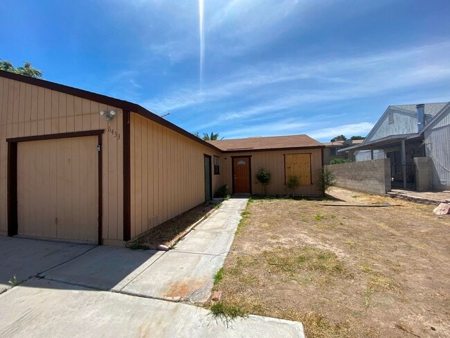 6433 Addely Dr in Las Vegas, NV - Building Photo - Building Photo