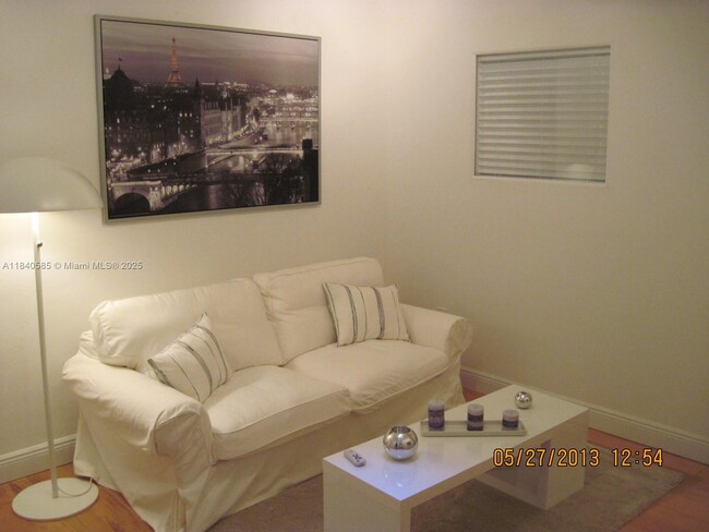 835 Meridian Ave in Miami Beach, FL - Building Photo - Building Photo